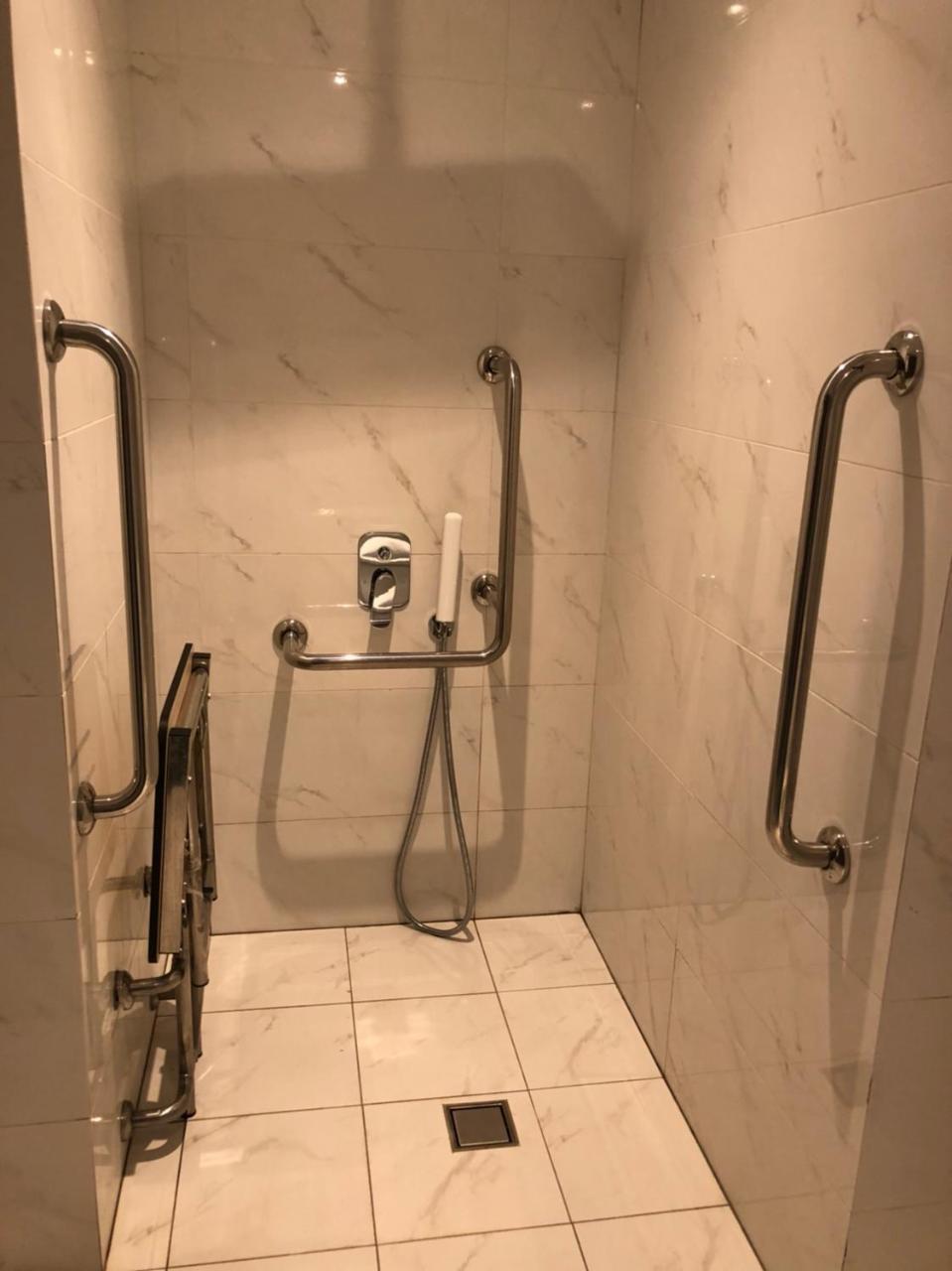 The Carlton Taichung Hotell Exteriör bild